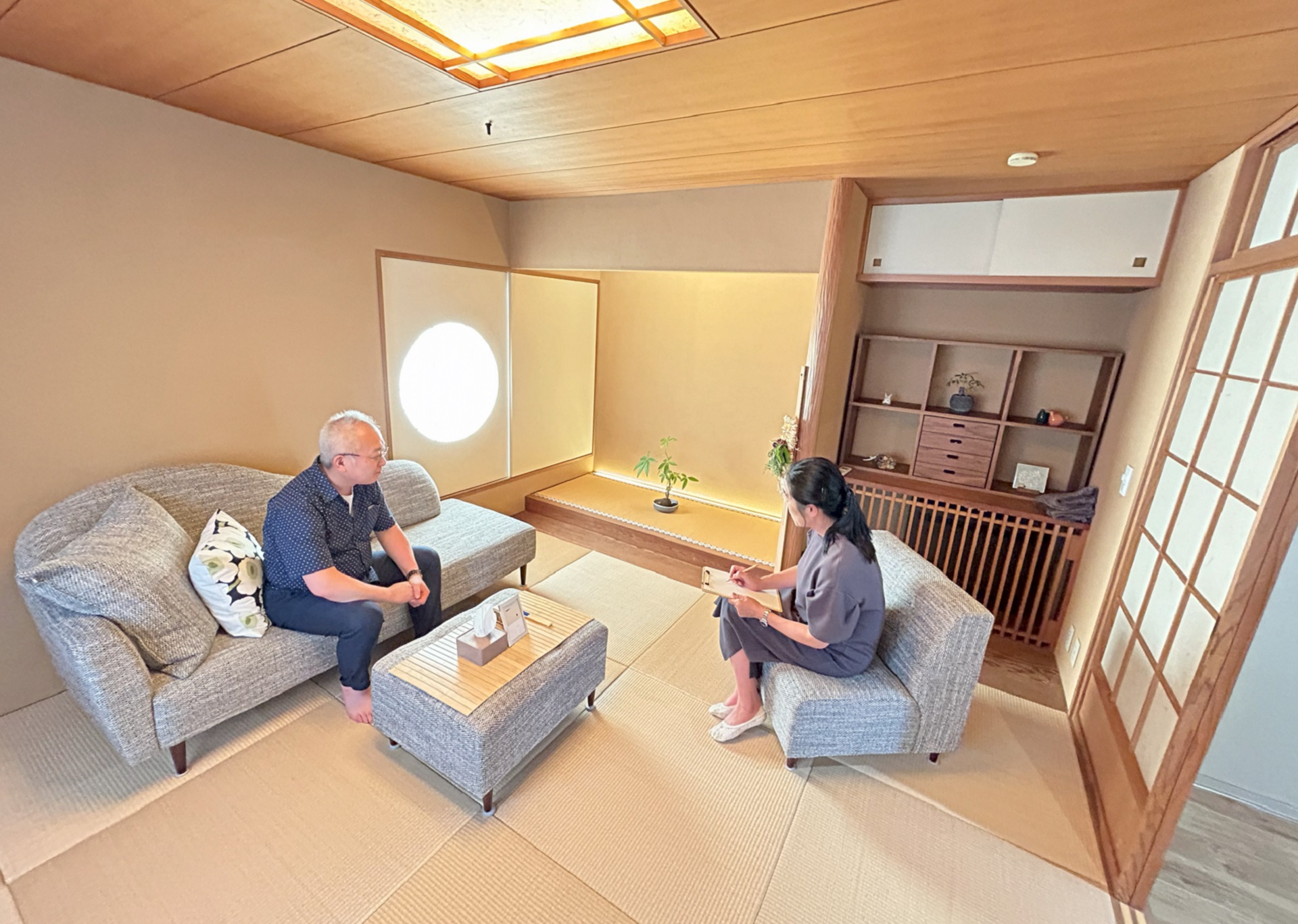 臨床心理士によるカウンセリングオフィスFROLOG/落ち着いた和室の面接室